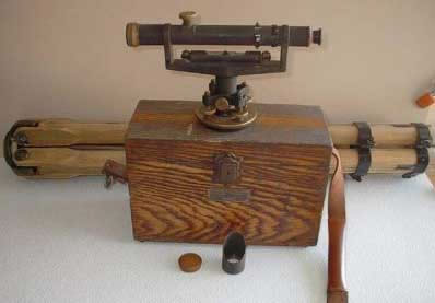 Dumpy level with accessories Dumpy level with accessories